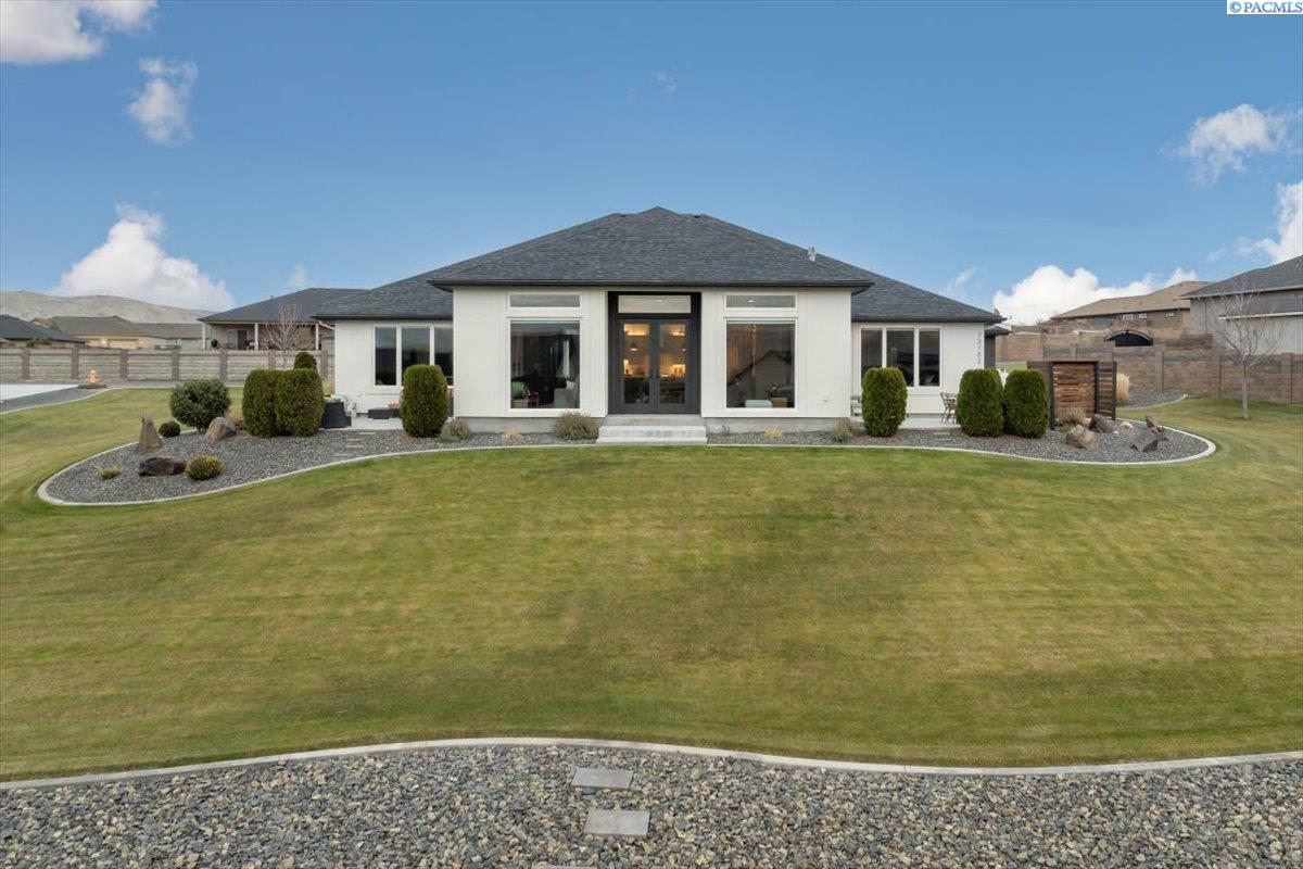 Property Photo: 73102 Grand Blff Loop WA 99338