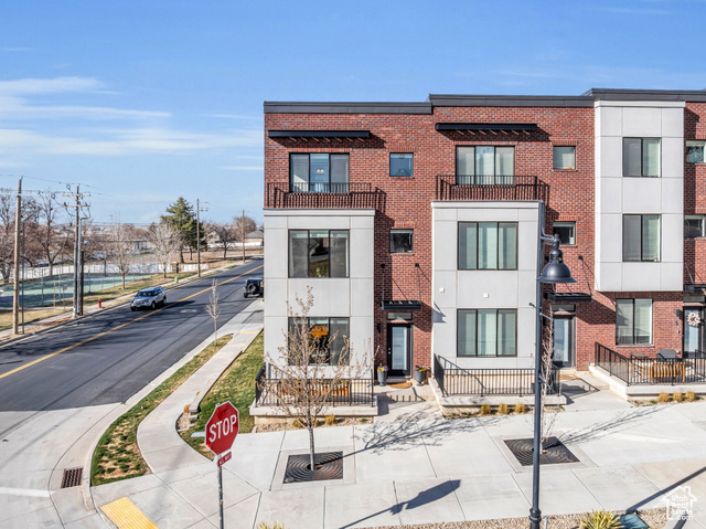 Property Photo:  25 E Center St 1  UT 84054 