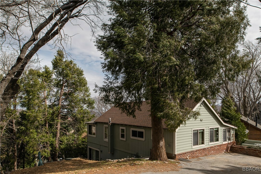 Property Photo: 29196 Lake Brook Spur CA 92321