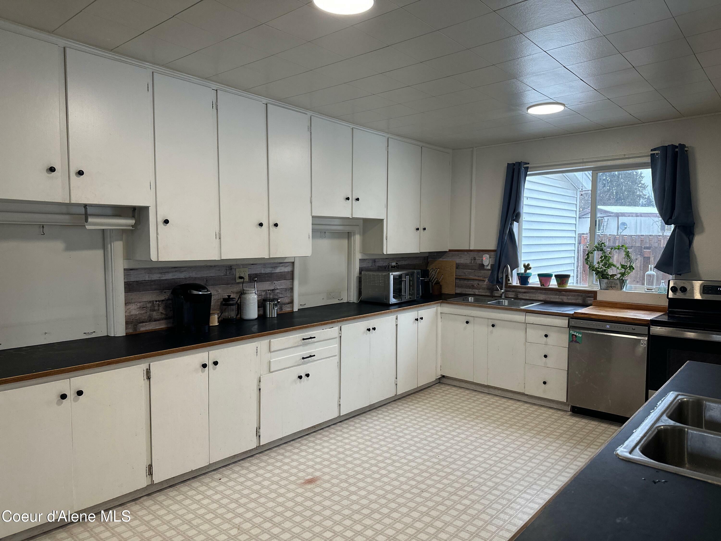 Property Photo: 116 W 2nd Avenue ID 83811