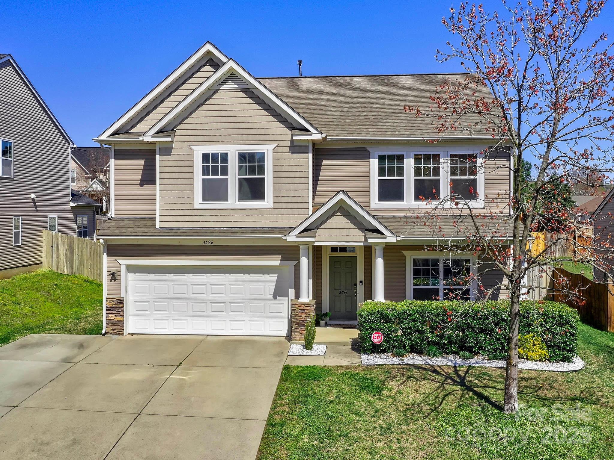 Property Photo: 3426 Dominion Green Drive NC 28269