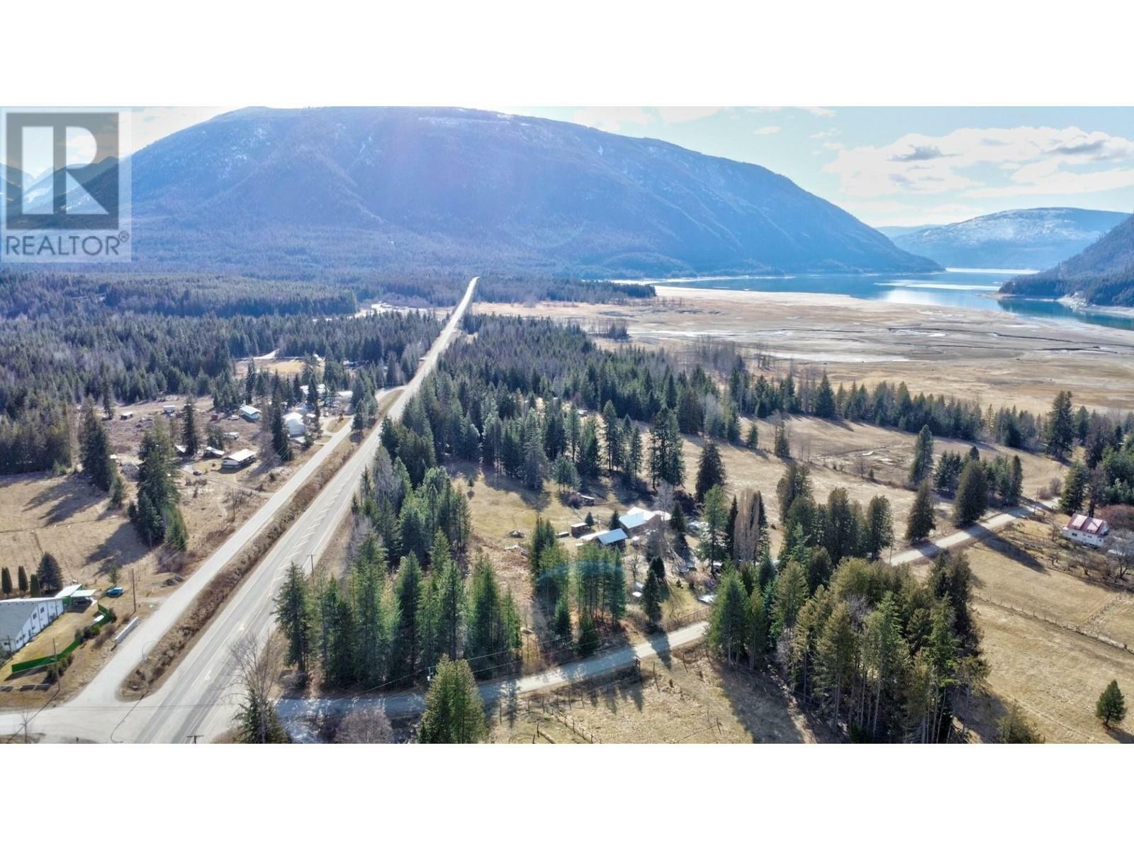Property Photo: 117 Lakeview Park Road BC V0G 1R0