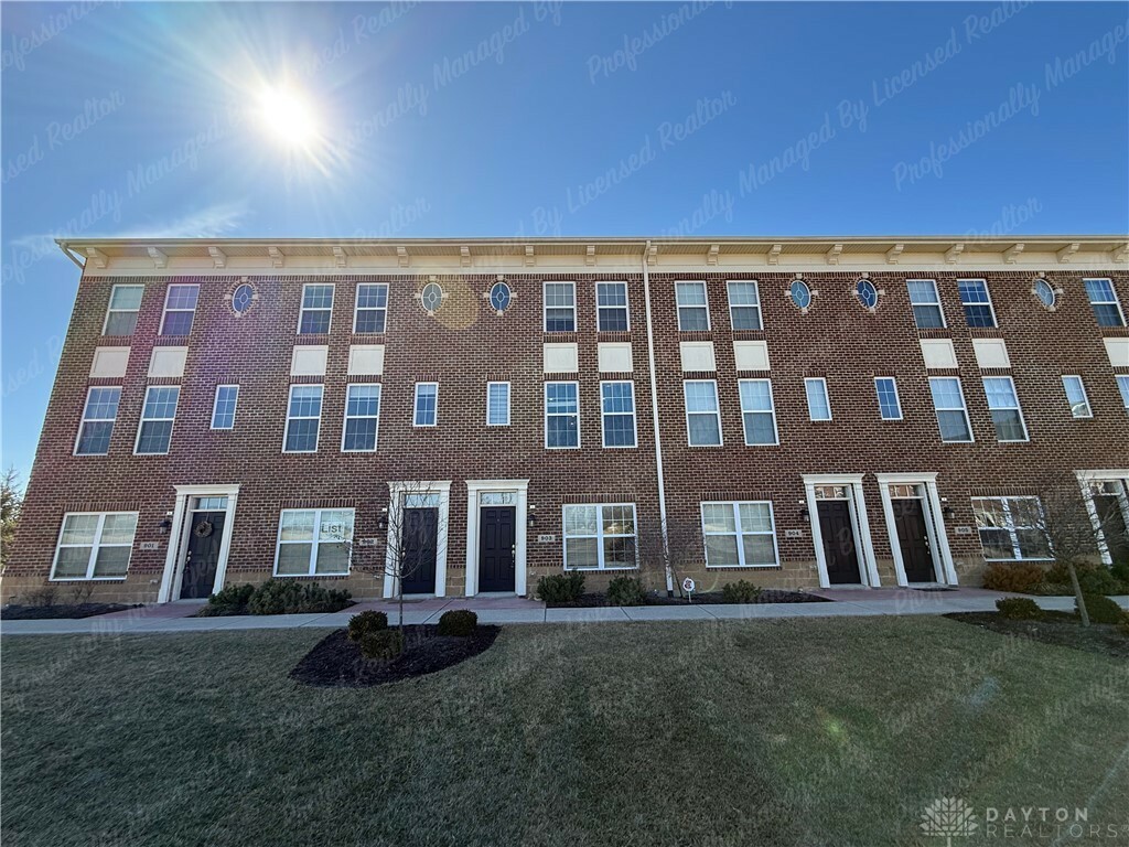 Property Photo: 903 Brownstone Row OH 45066