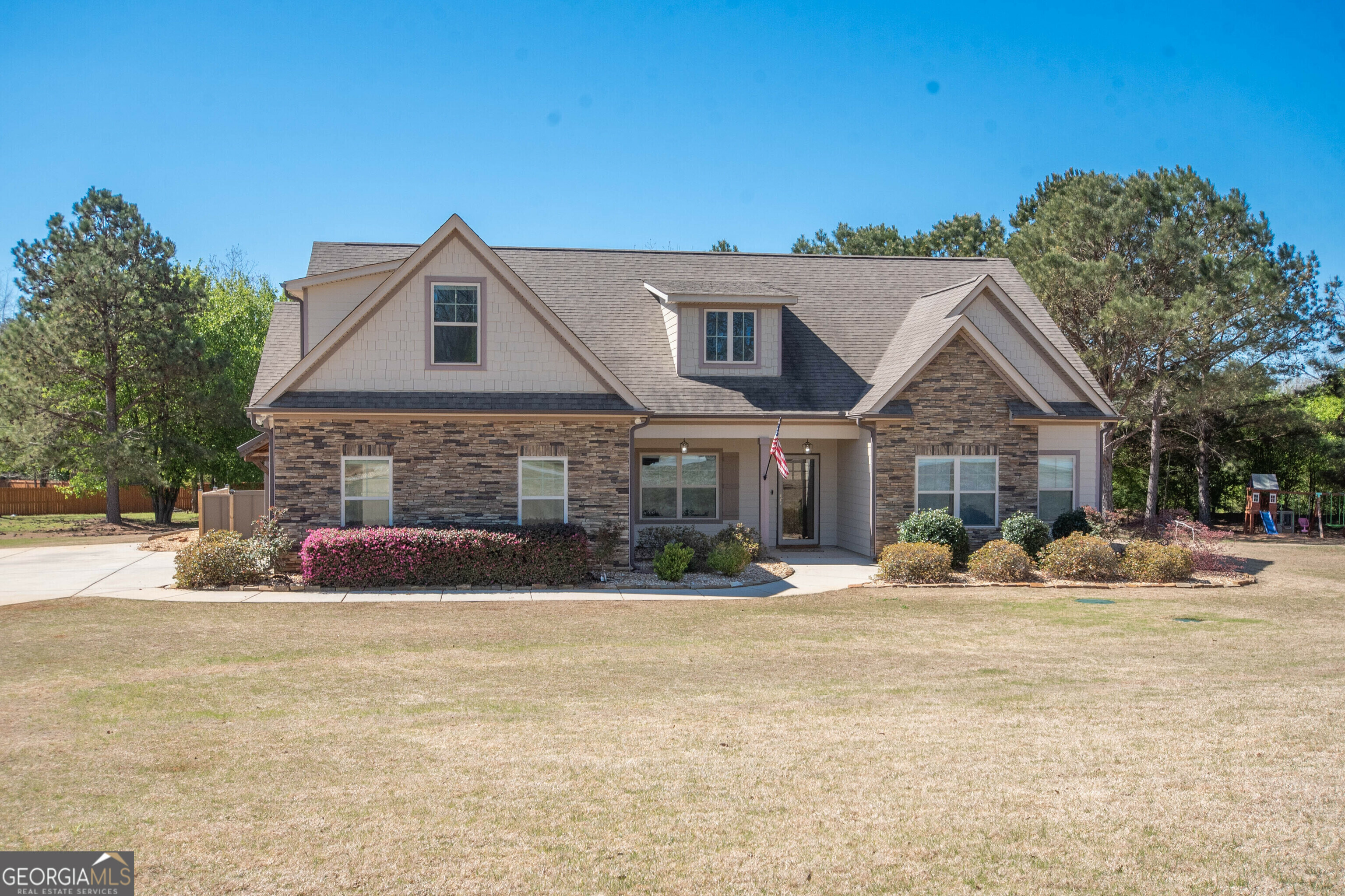 Property Photo: 39 Chatham Court GA 30292
