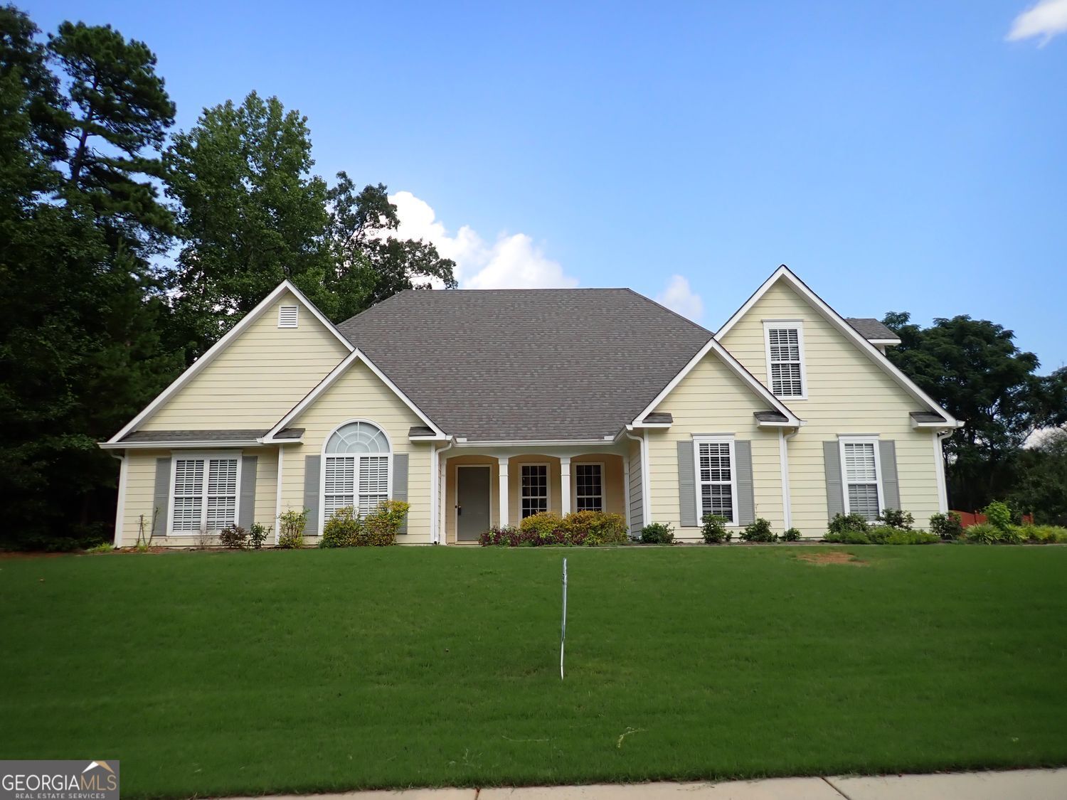 Property Photo:  180 Sunderland Circle  GA 30215 