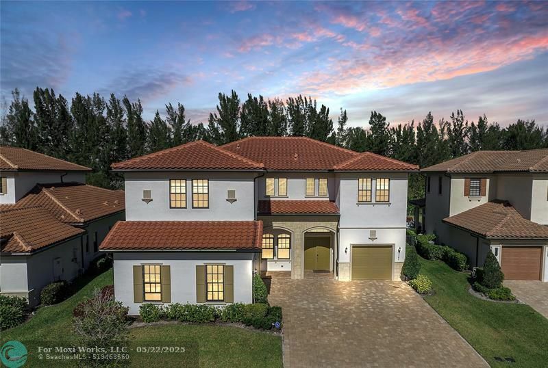 Property Photo: 9245 W Parkland Bay Trl FL 33076