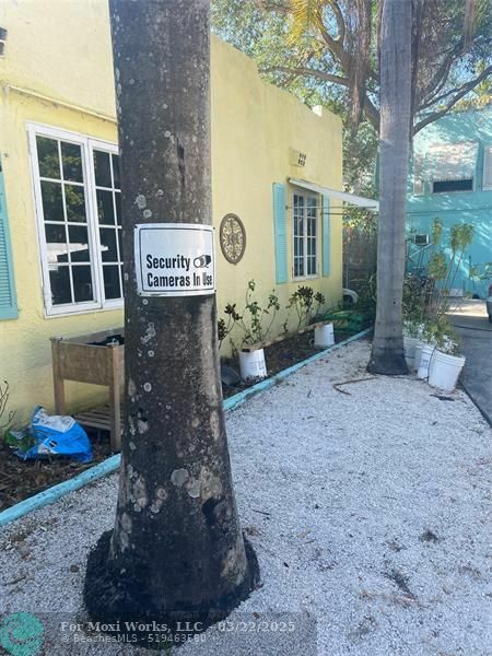 Property Photo: 825 W Las Olas Blvd FL 33312