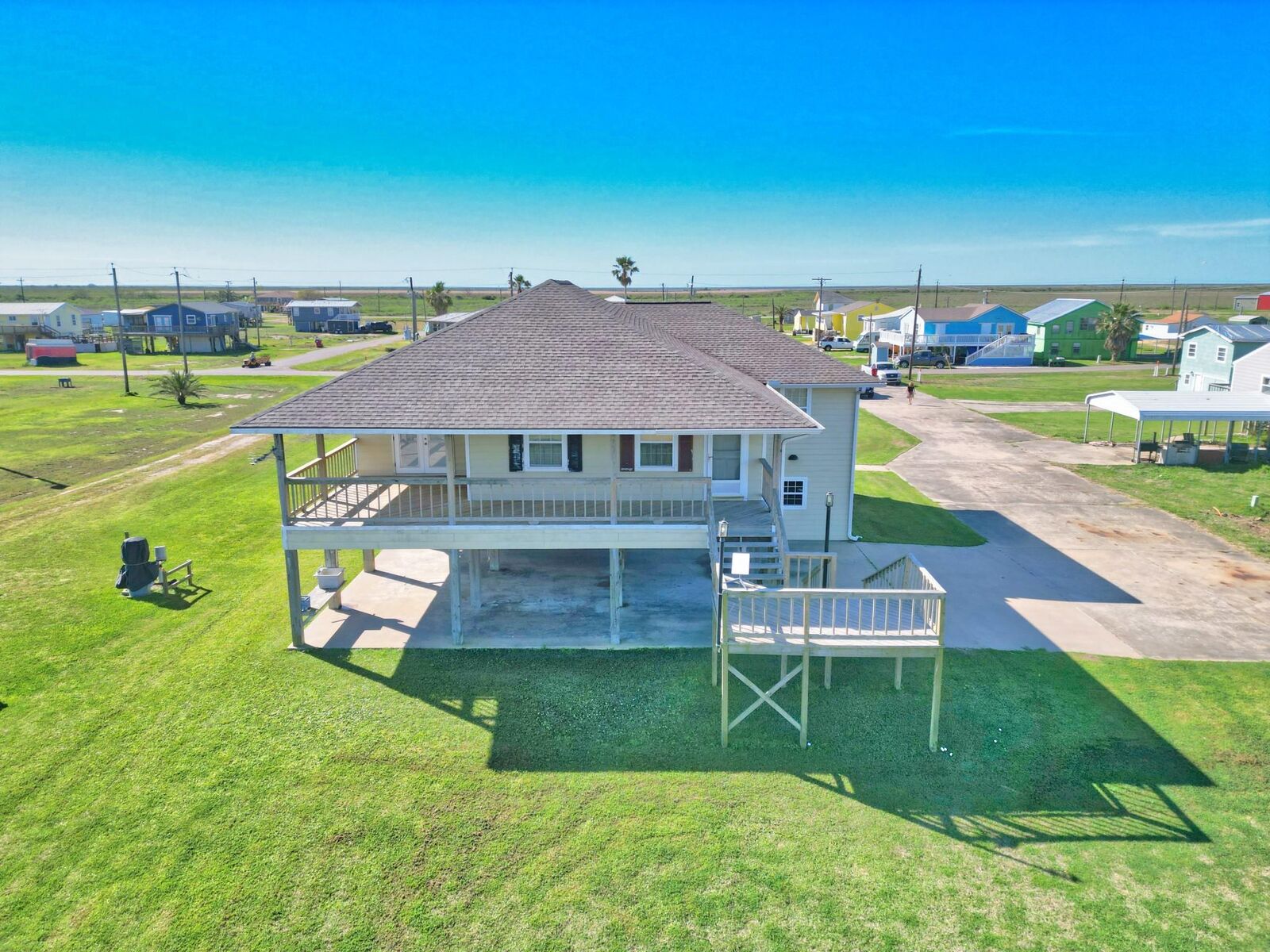 Property Photo:  1709 County Road 441D  TX 77422 