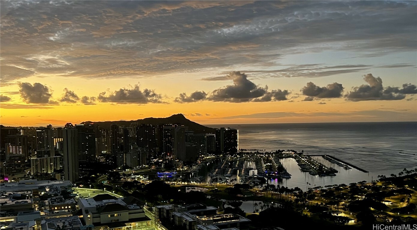 88 Piikoi Street 4406  Honolulu HI 96814 photo