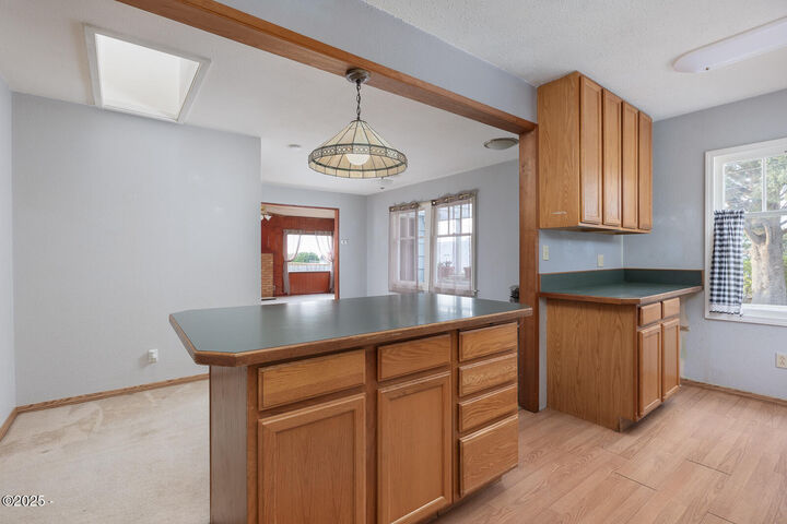 Property Photo:  2022 NE 21st Street  OR 97367 