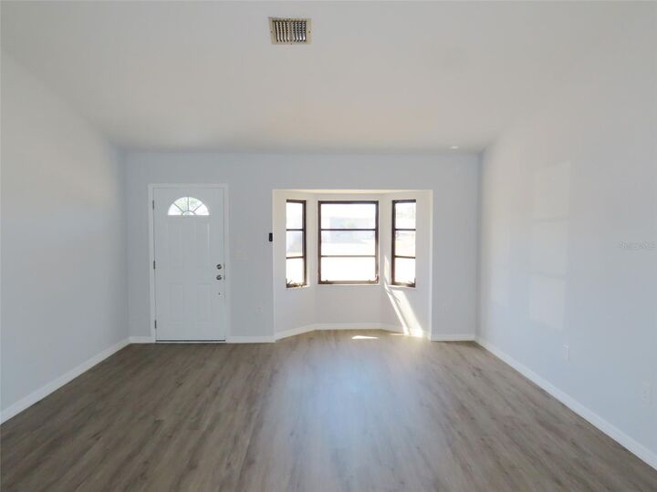 Property Photo: 807 Nectar Road FL 34293