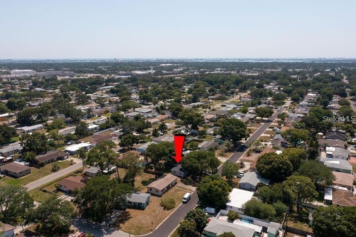Property Photo: 6690 33rd Avenue N FL 33710