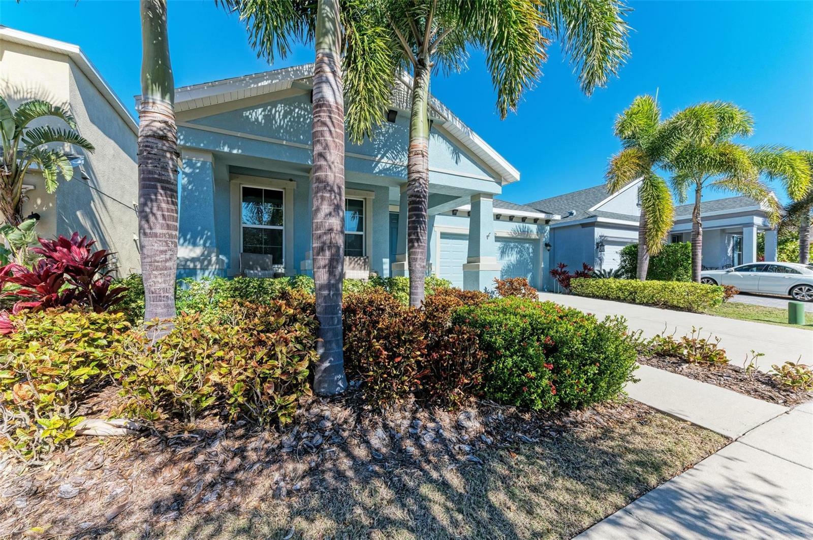 Property Photo: 205 Shell Creek Court FL 33572