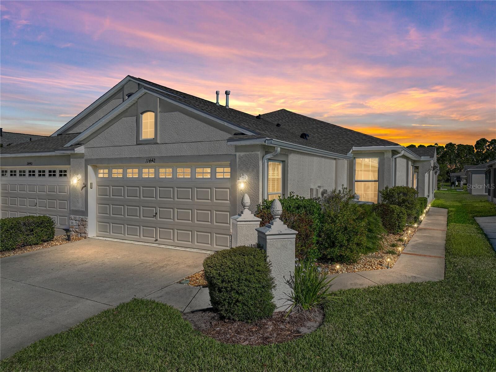 Property Photo: 11442 Cambray Creek Loop FL 33579