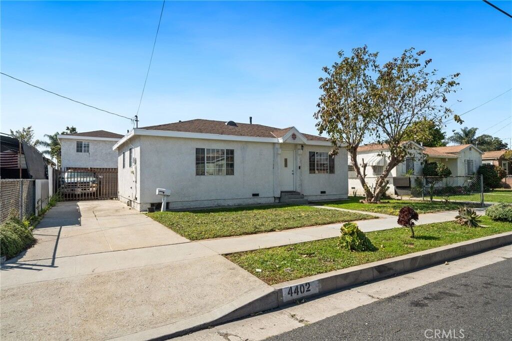 Property Photo: 4402 Hartle Avenue CA 90201