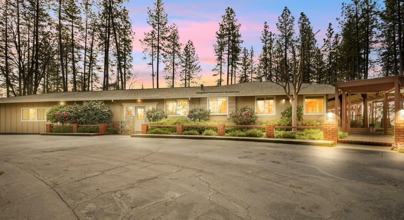 Property Photo: 12827 McCourtney Road CA 95949