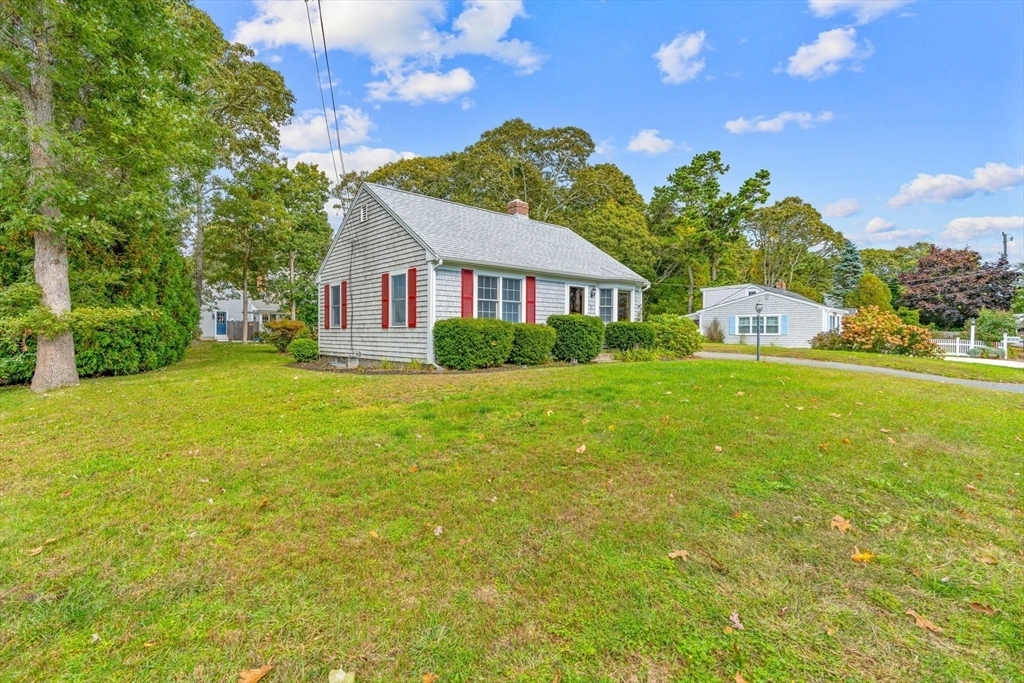 Property Photo:  11 Joe Lincoln Rd  MA 02671 