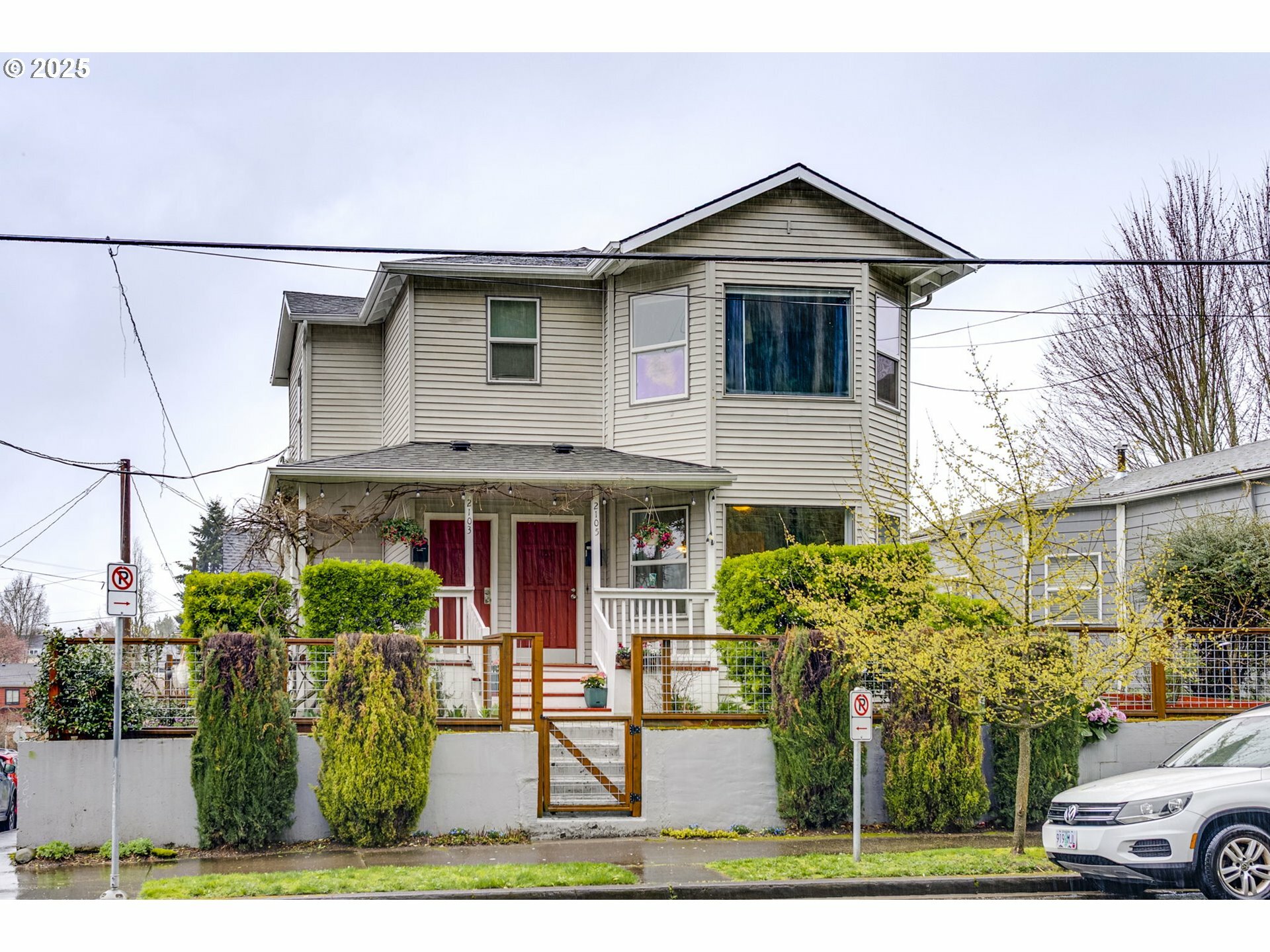 2103 SE Stark St  Portland OR 97214 photo
