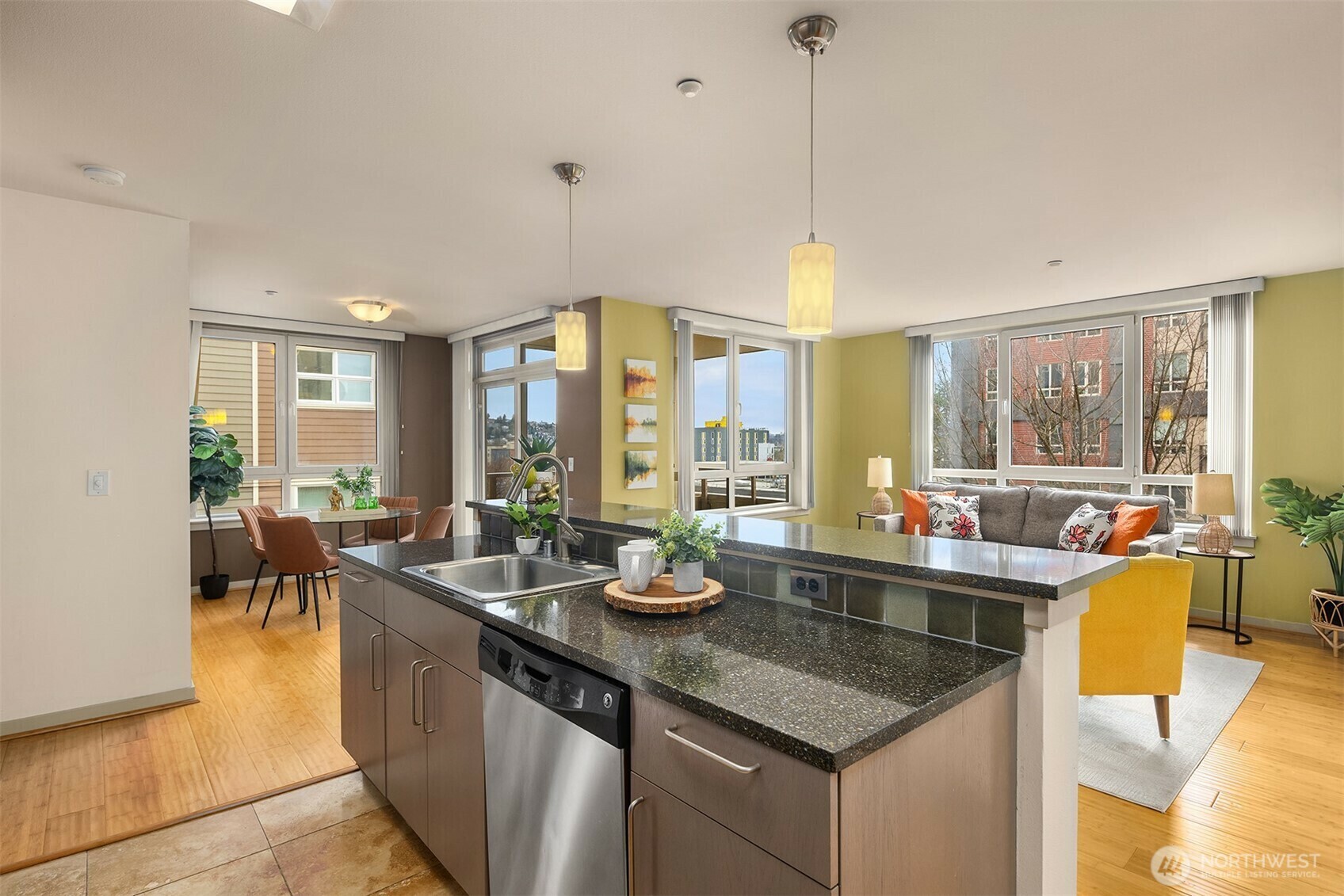 Property Photo: 1530 NW Market Street 401 WA 98107