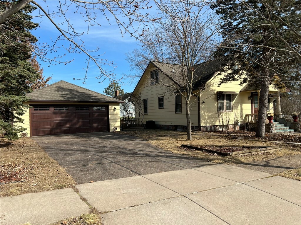 702 Franklin Street  Spooner WI 54801 photo