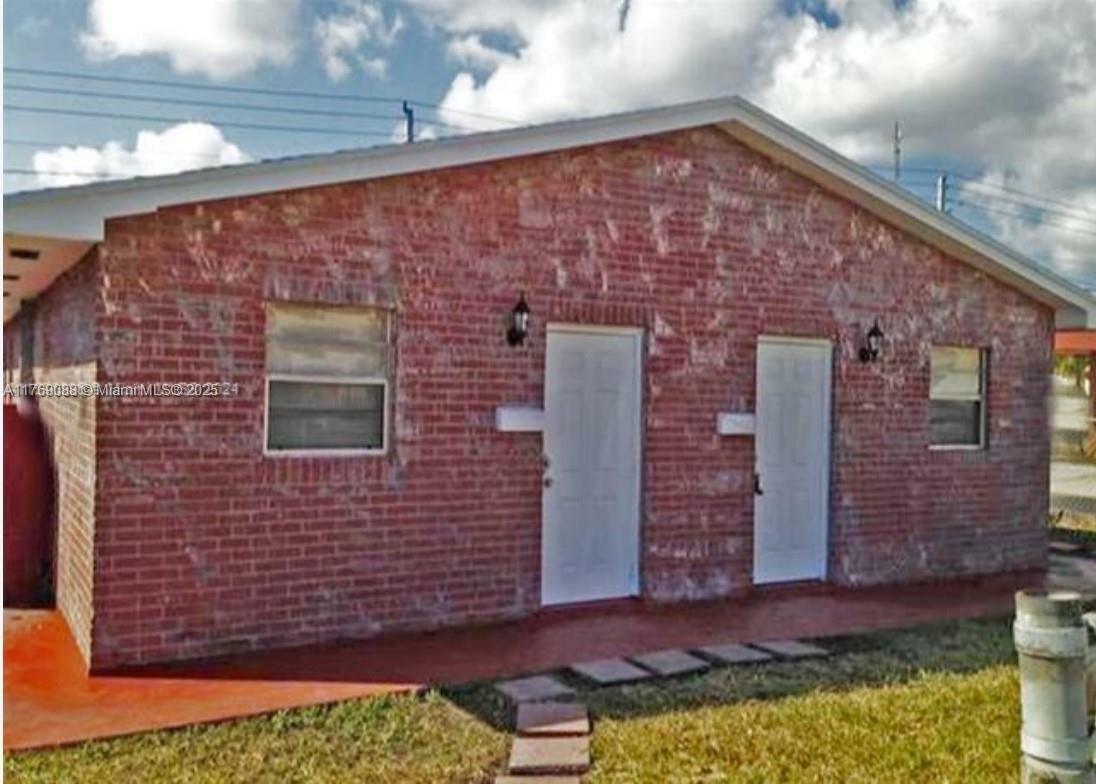 817 Foster Rd  Hallandale Beach FL 33009 photo