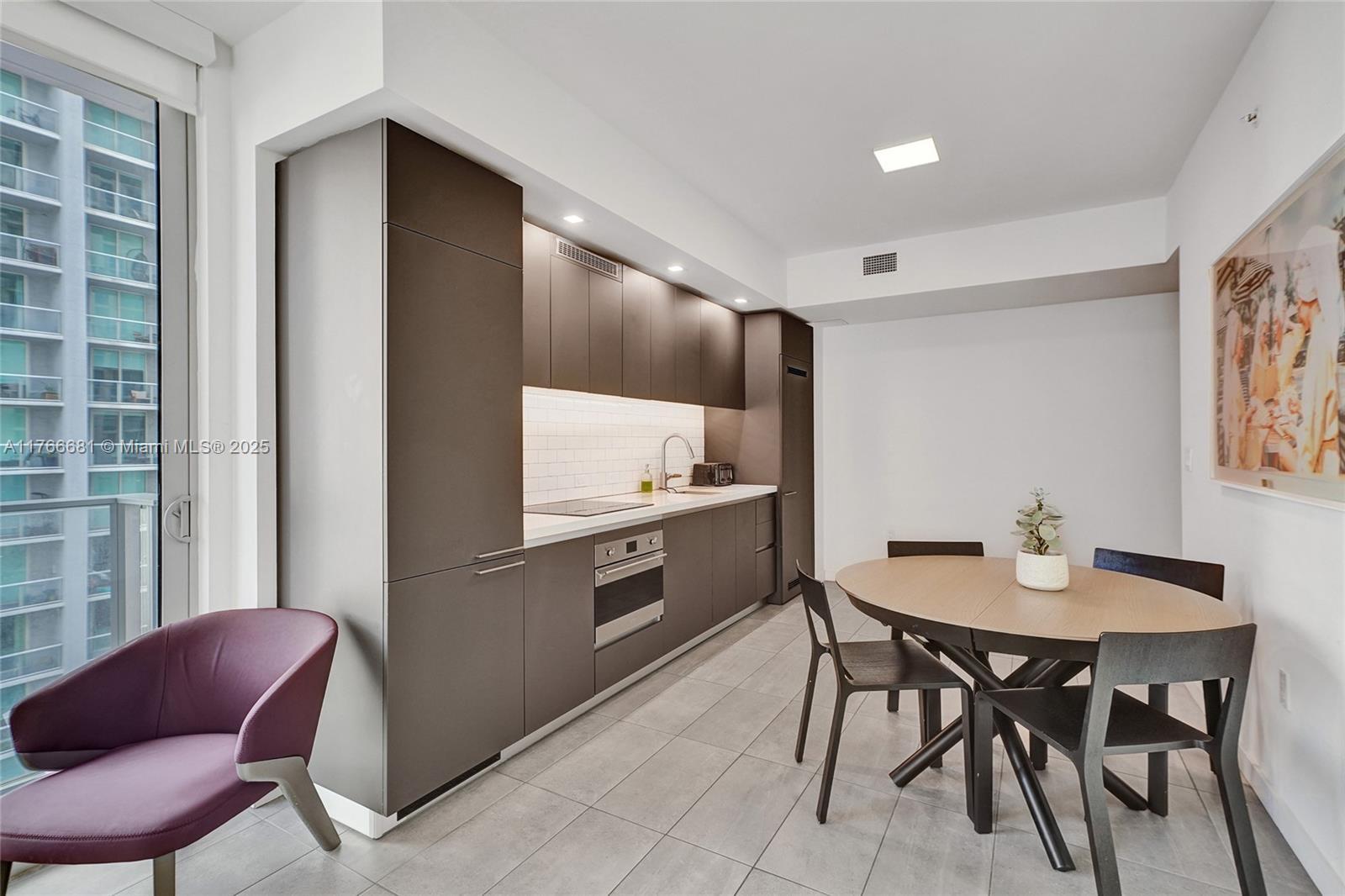 Property Photo:  227 NE 2nd St 1809  FL 33132 