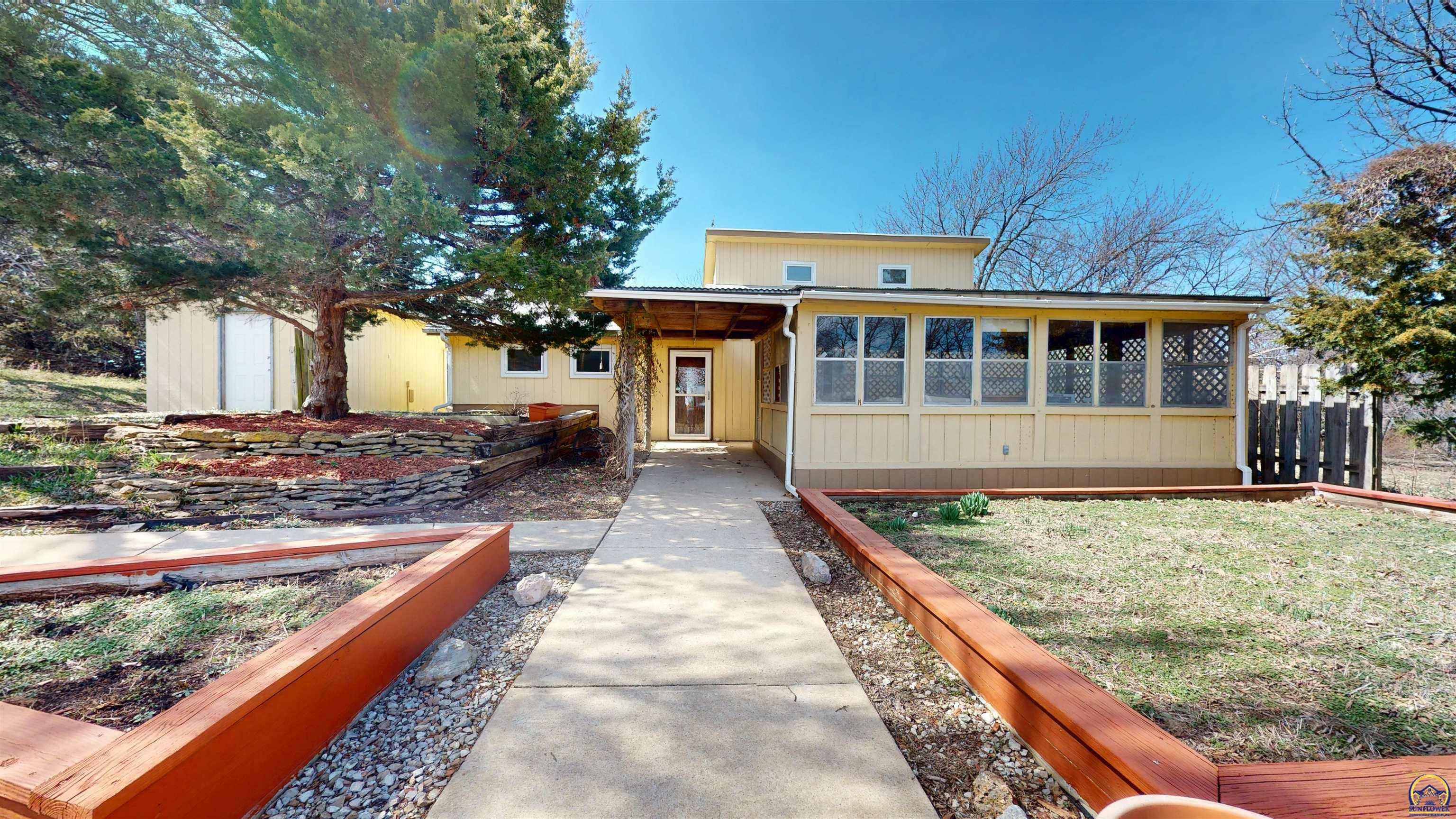 Property Photo: 11973 SW 77th St KS 66402