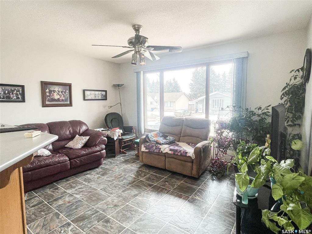 Photo de la propriété: 608 2nd Street W SK S9X 1E1