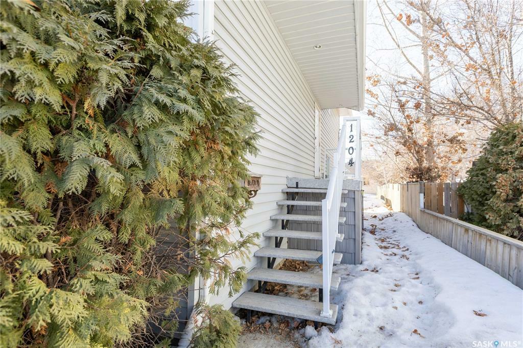 Property Photo:  1204 Broadway Avenue  SK S7H 2A3 