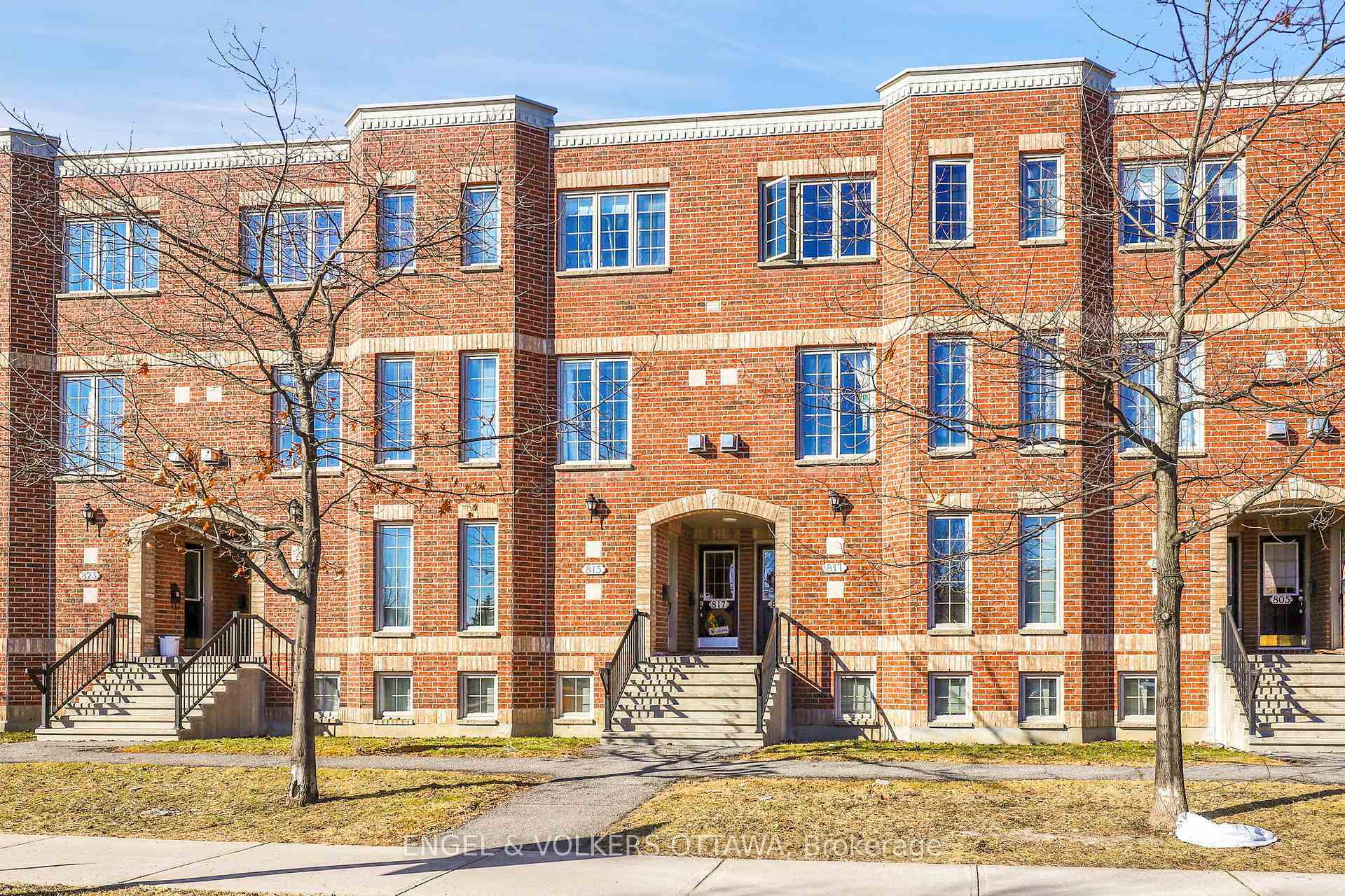 811 Longfields Drive 10  Barrhaven ON K2J 5N2 photo