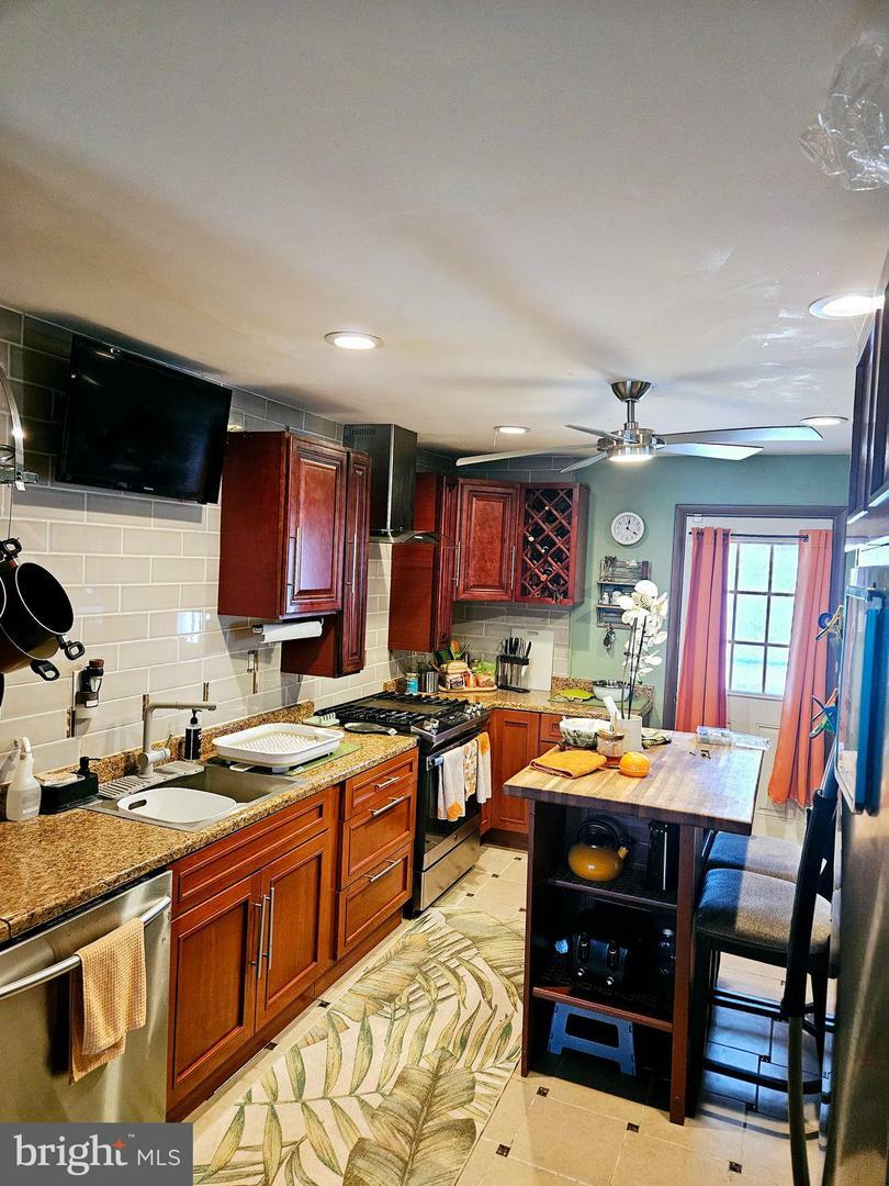 Property Photo: 710 Smith Lane NJ 08060