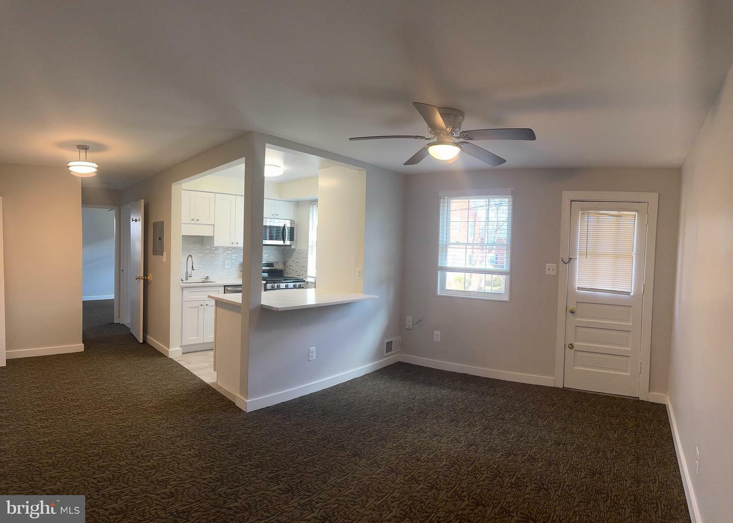 Property Photo: 2010 4th Street S 2 VA 22204