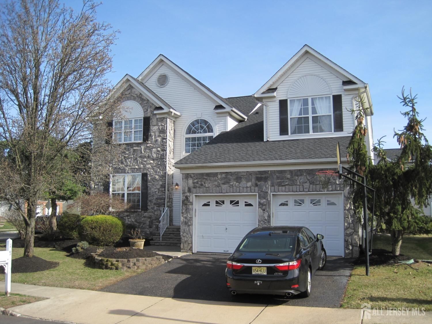 Property Photo: 18 Seminole Court NJ 08831