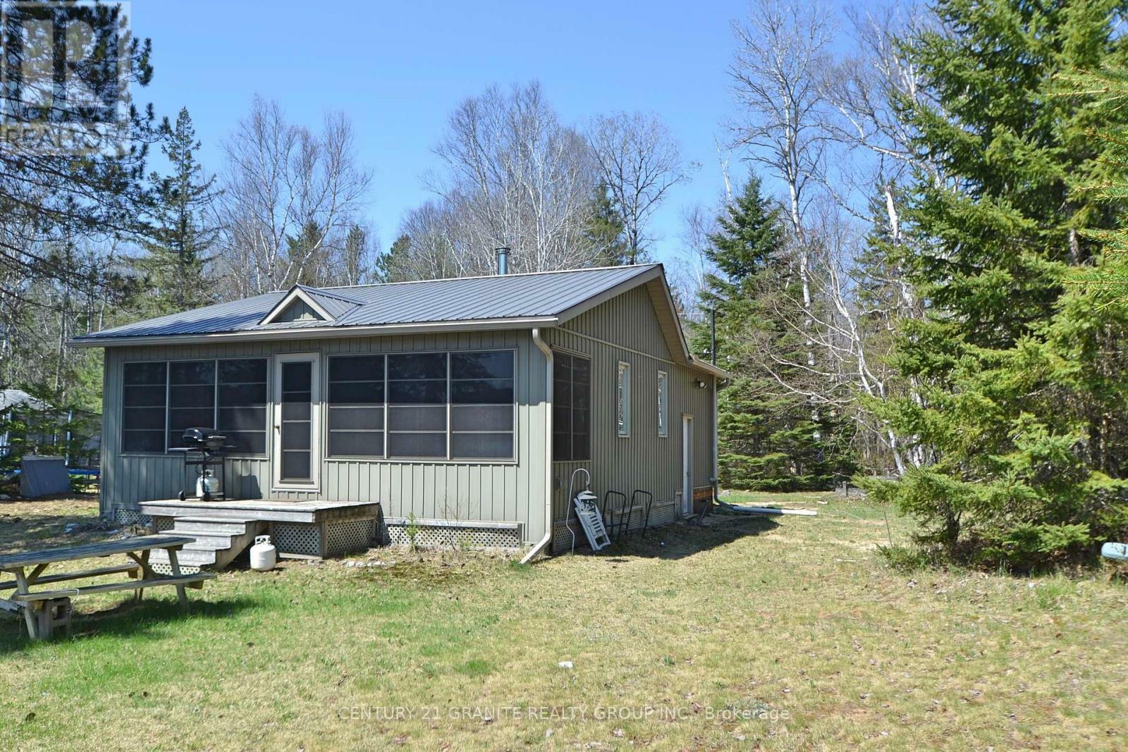 Photo de la propriété:  304 Centre Road  ON K0L 2K0 