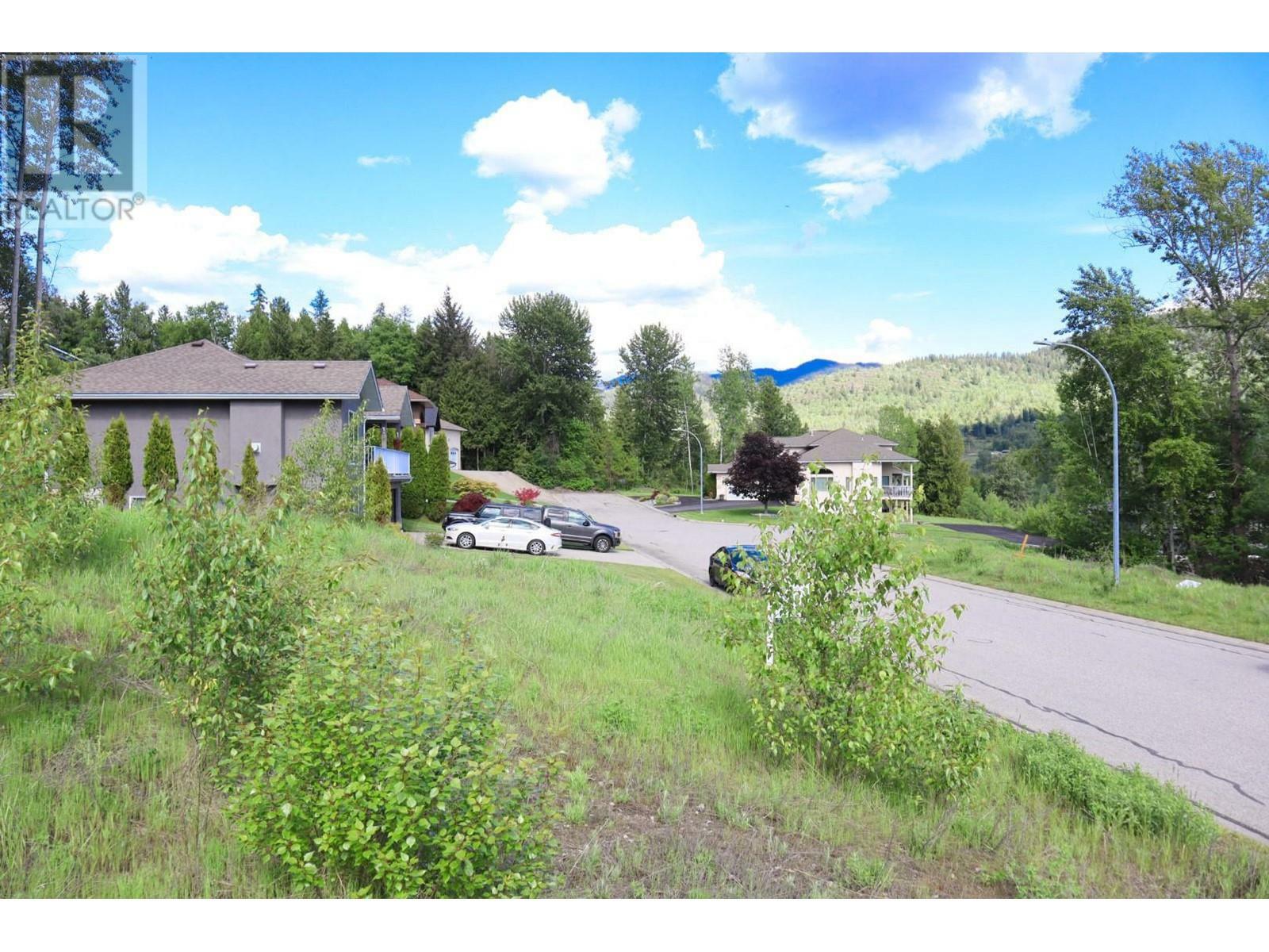Photo de la propriété:  938 7th Street  BC V0G 1P0 