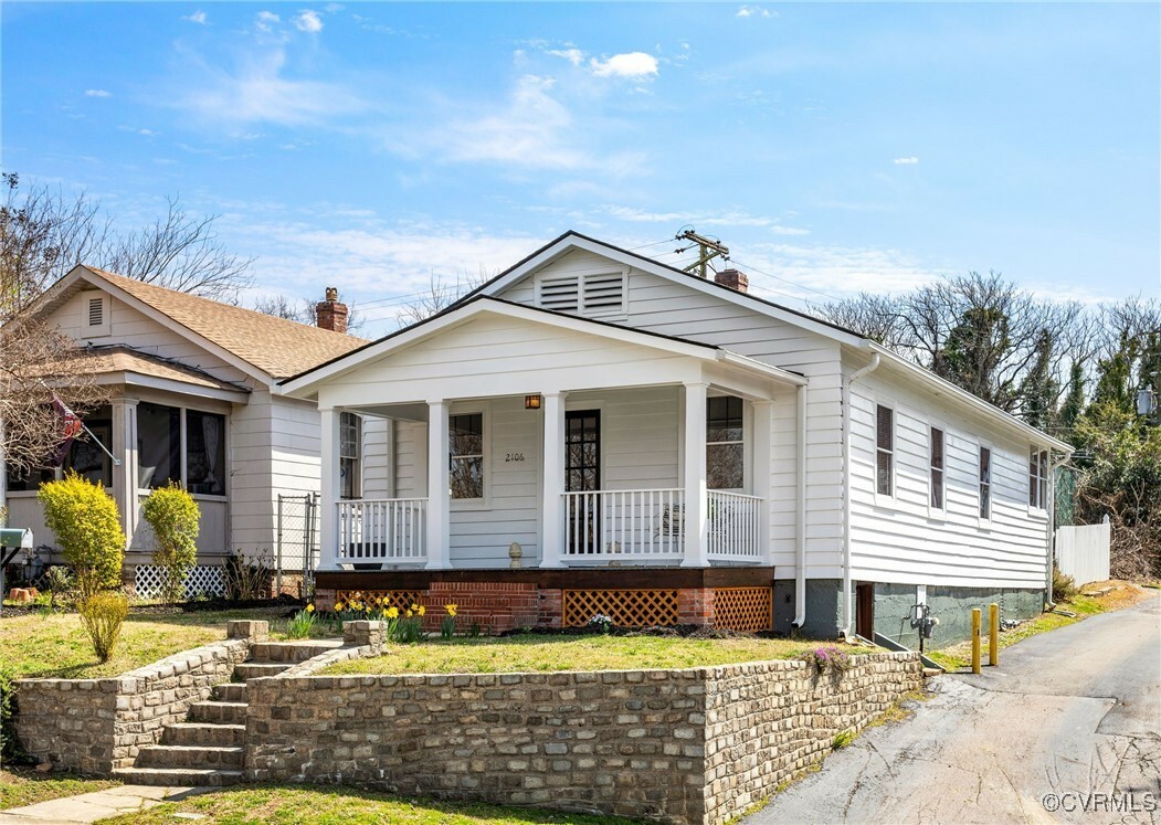 Property Photo: 2106 Riverside Drive VA 23225
