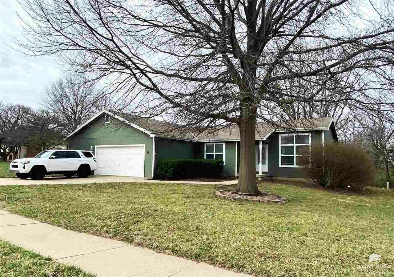 841 Davis Drive  Manhattan KS 66502 photo
