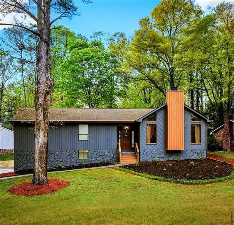 Property Photo: 2512 Hidden Hills Drive GA 30066