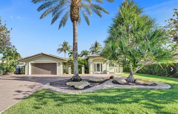 Property Photo: 2891 NE 23rd St FL 33062