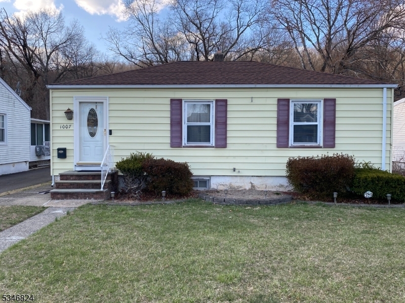 Property Photo: 1007 Colfax Ave NJ 07442