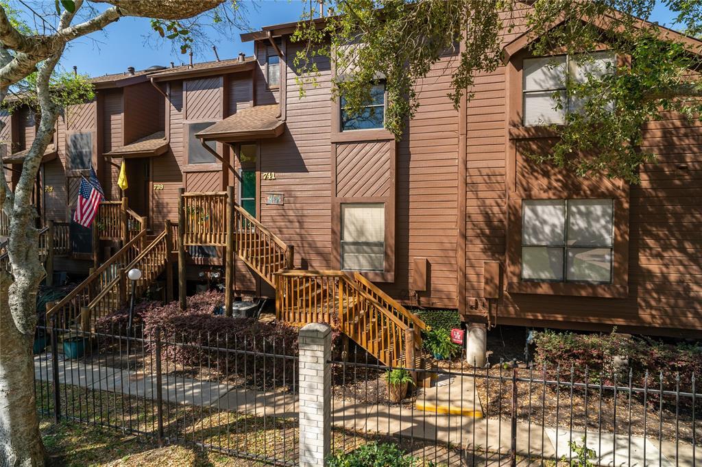 Property Photo: 741 Davis Road TX 77573