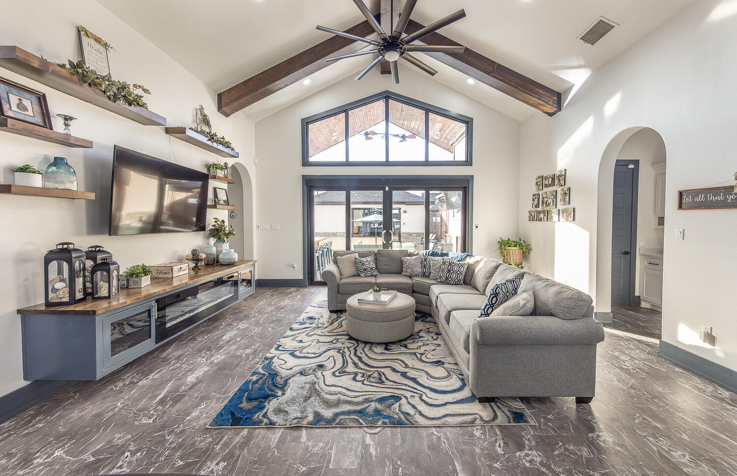 Property Photo: 613 N 12th Street TX 79382