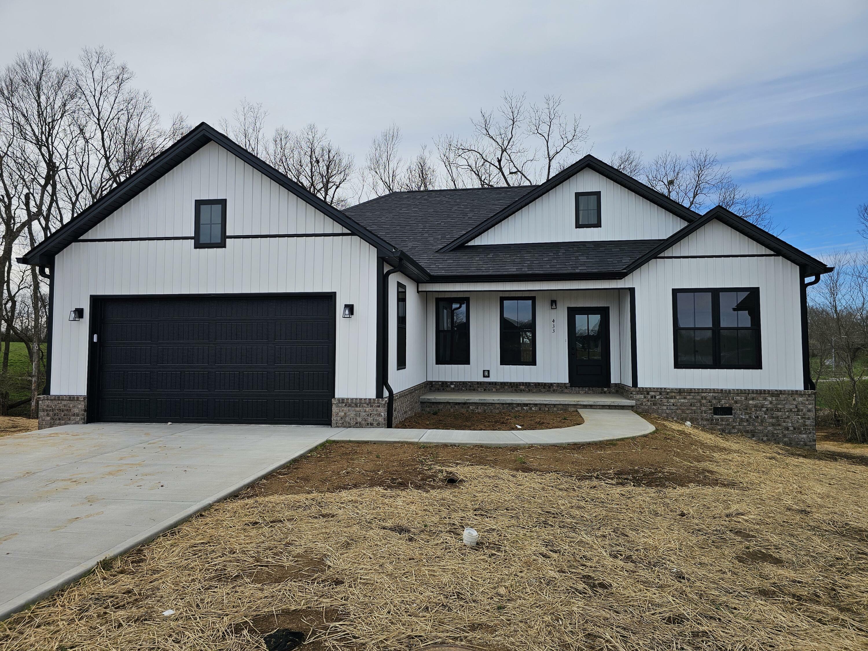 Property Photo: 433 Pinehurst Way KY 40330