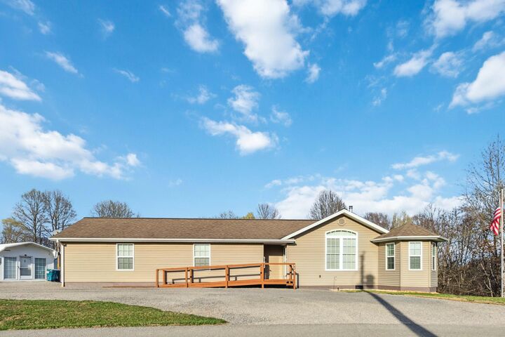Property Photo: 440 Hendricks Creek Road KY 42717