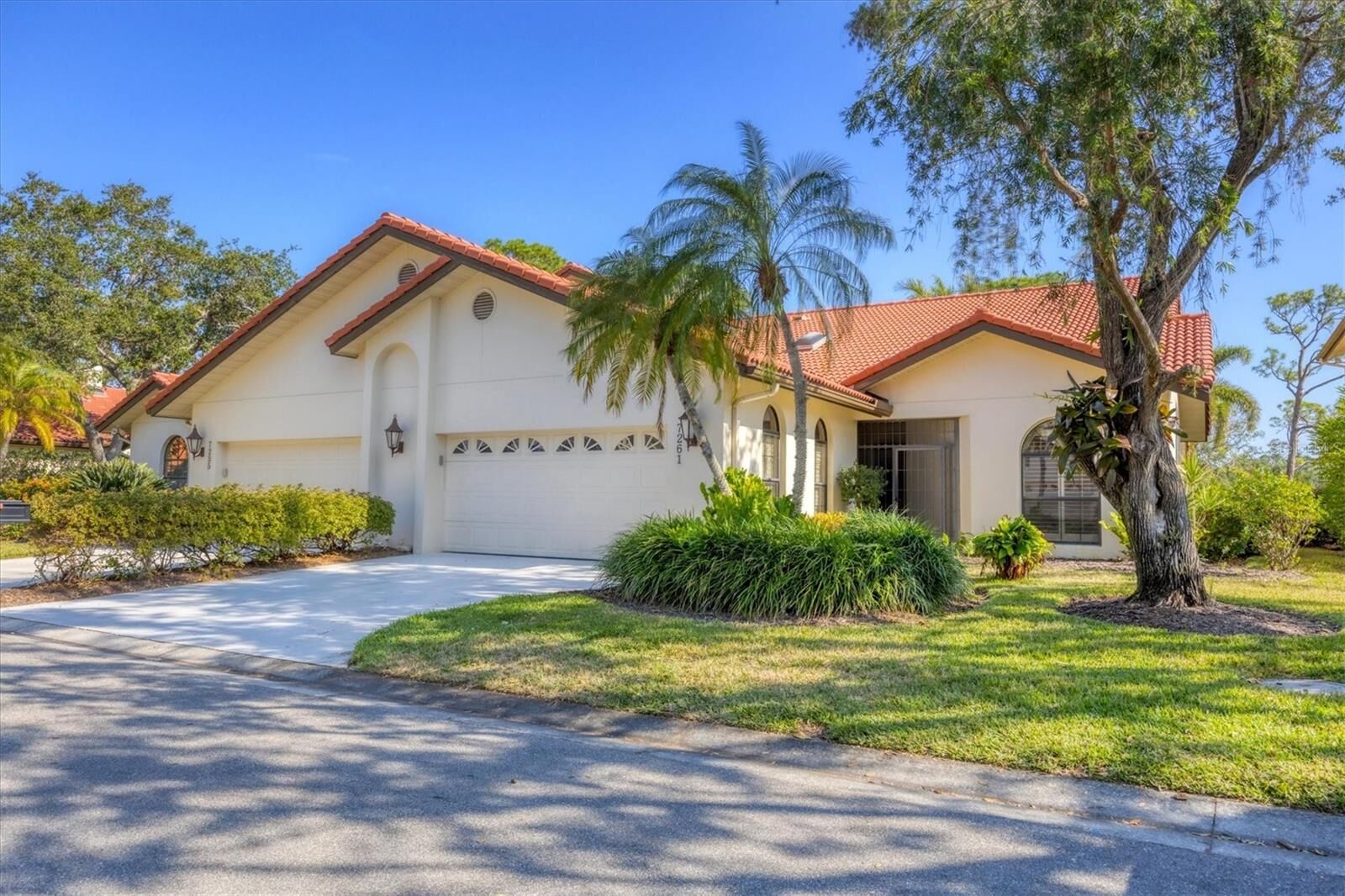 Property Photo:  7261 Villa D Este Drive  FL 34238 