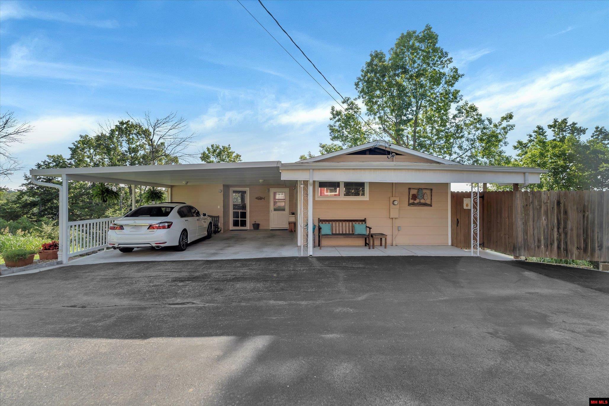 Property Photo: 72 Sunflower Lane AR 72653