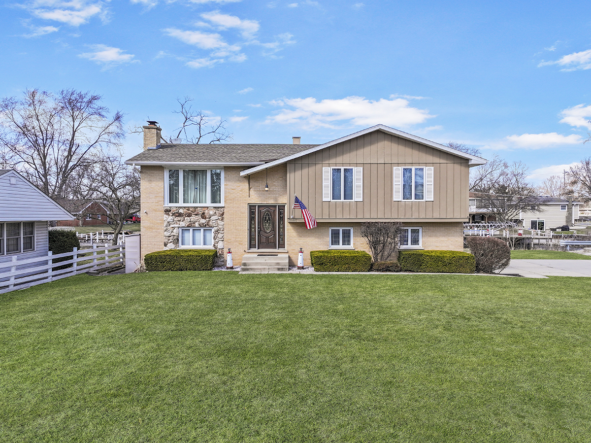 Property Photo: 3000 Miller Drive IL 60050