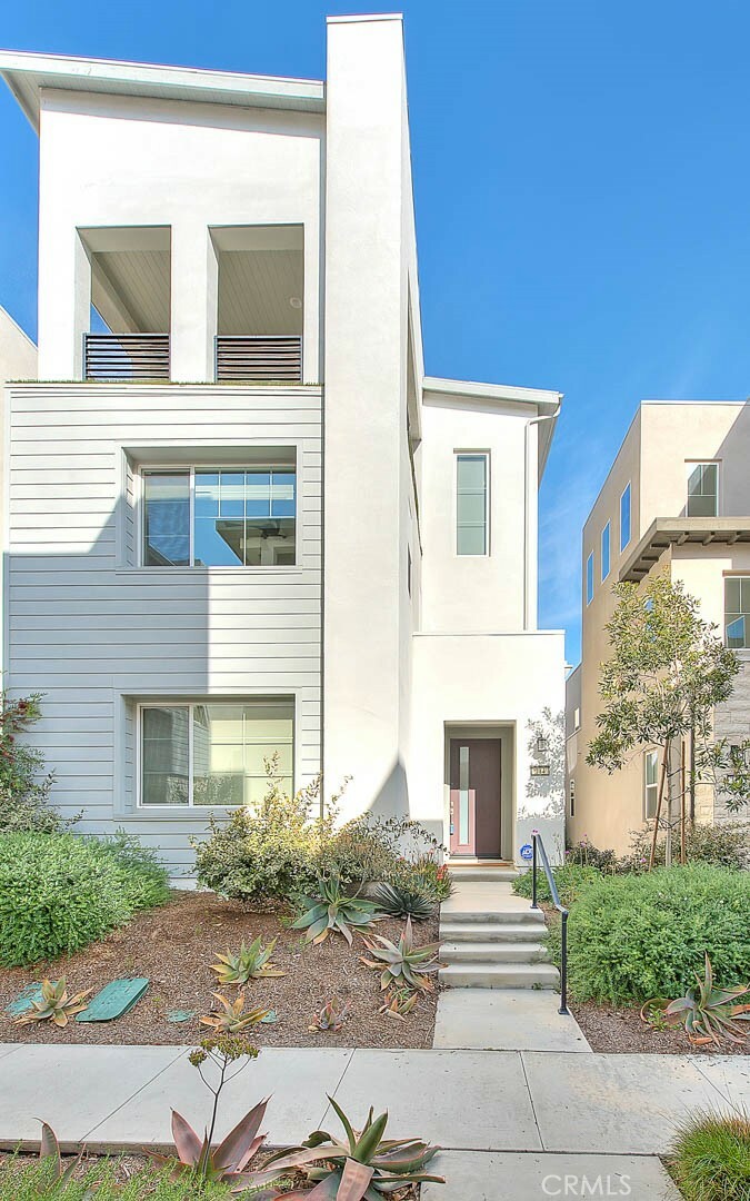 Property Photo:  114 Source  CA 92618 