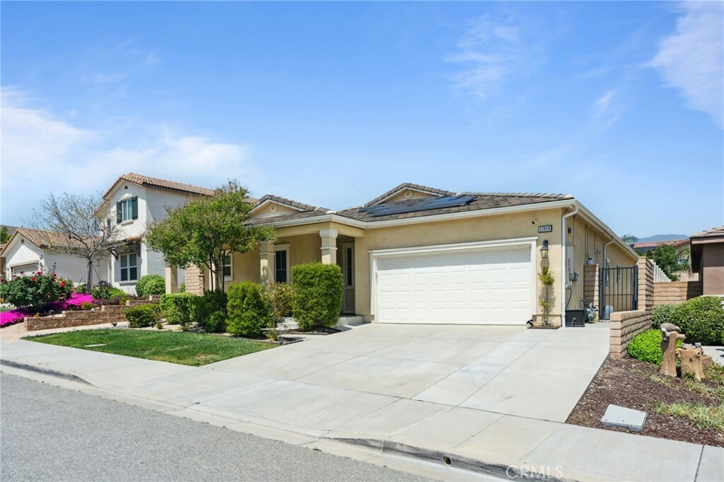 Property Photo: 17919 Iolite CA 92407