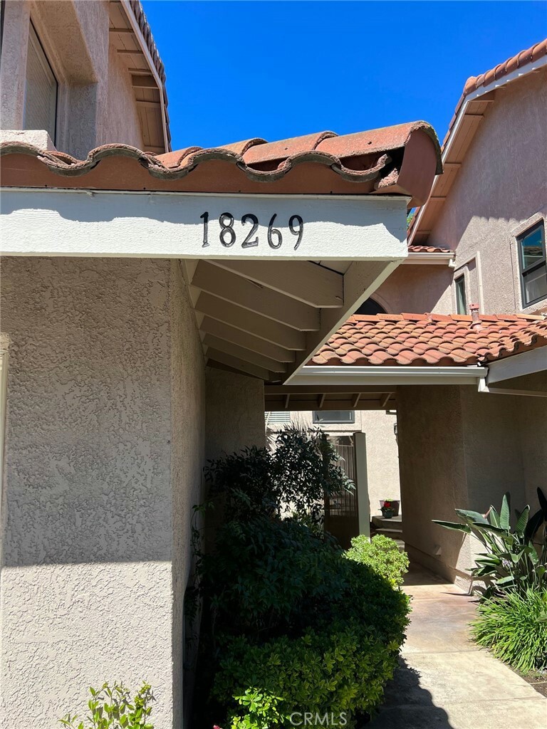 Property Photo: 18269 Sanmian Ct CA 92708